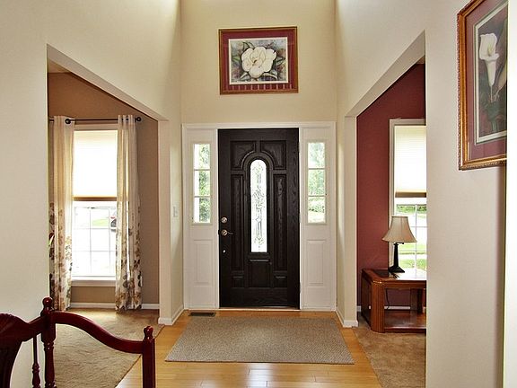 3rd image of 39W326 W Burnham Ln
