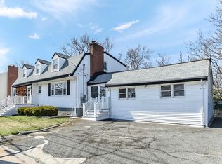 84 Banks St, Winthrop, MA 02152