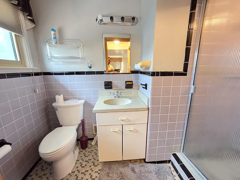 15915 Hilton St — Photo 23