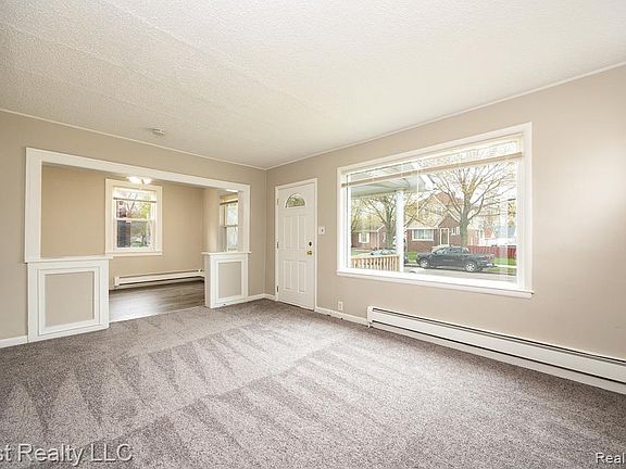 4th image of 1353 Pagel Ave