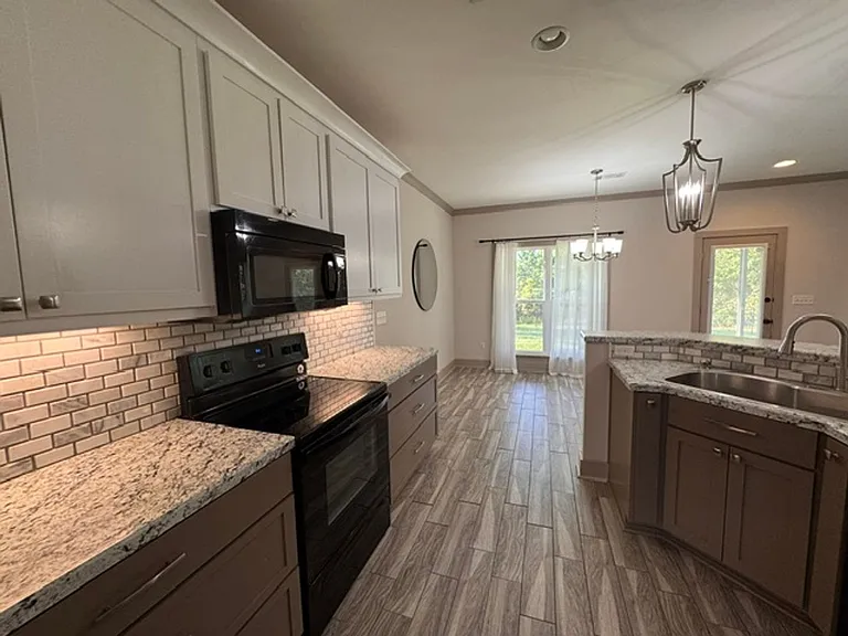 10 Shadow Wood Ln — Photo 2