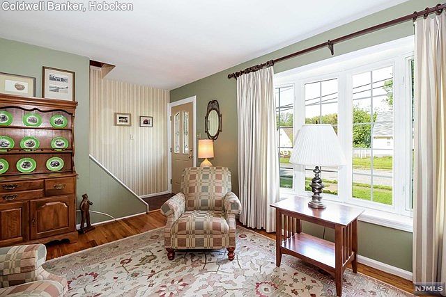 1st image of 3-56 31st St #1X