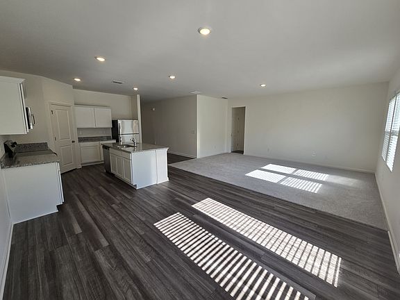 5th image of 73 Rowlett Pl