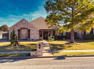 5407 Redbud Pl, Sand Springs, OK 74063