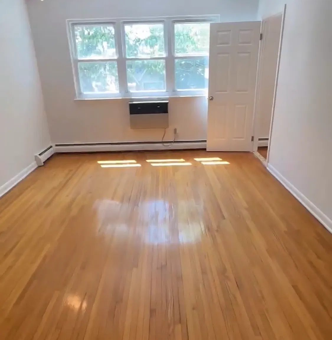 3 bed, $3,200 — Photo 2