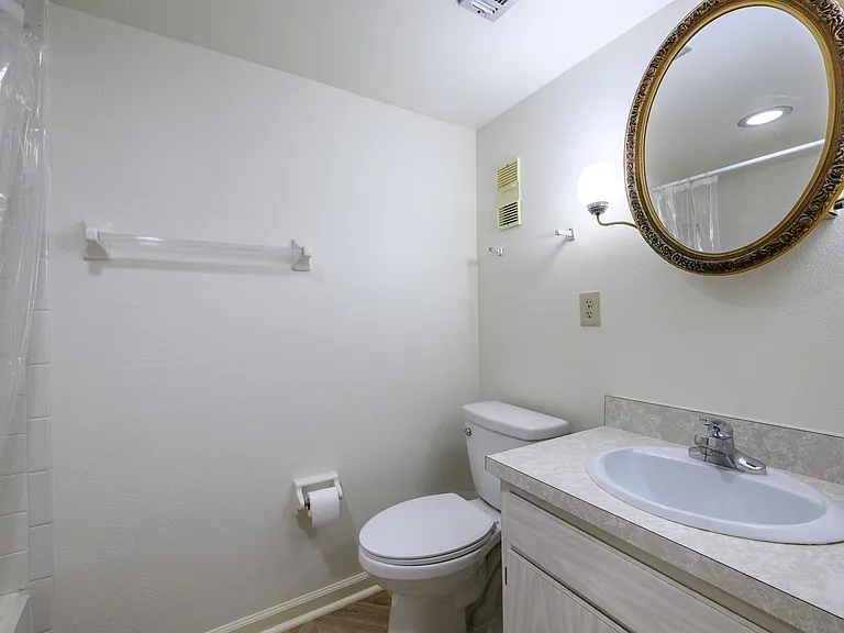 2300 Aaron St #114 — Photo 22