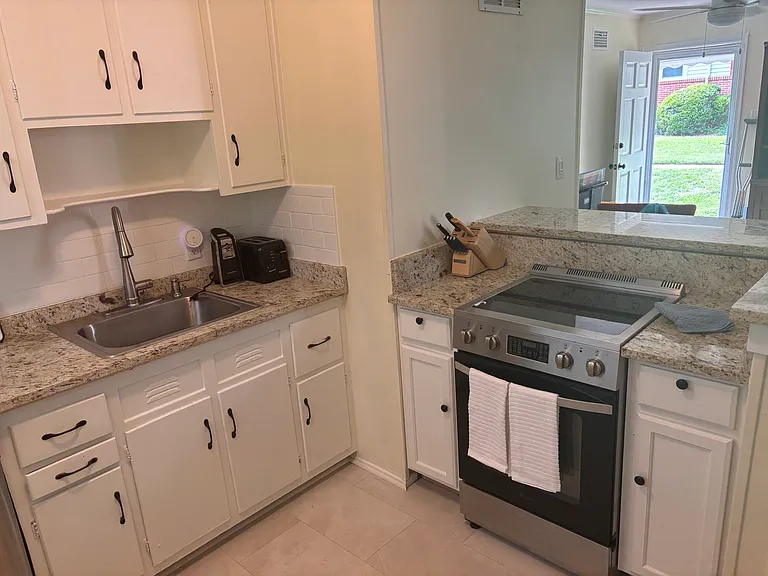536 Overlook St — Photo 5