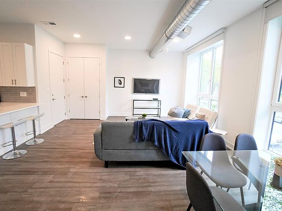 3rd image of 1317 W Loyola Ave #3