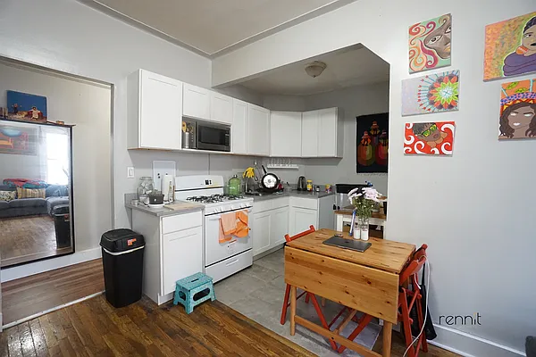 Rented by Rennit Inc. | media 8