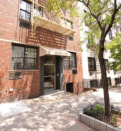 3rd image of 205 E 89th St APT 4B