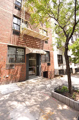 Sold by Andrew J. Markowitz Real Estate, LLC  | media 8