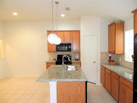 2nd image of 15914 Pleasant Green Cir