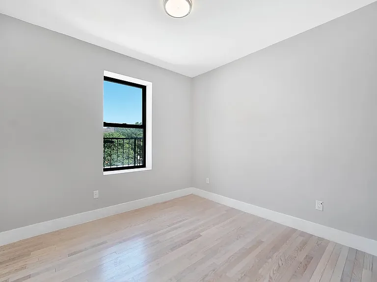 545 W 125th St #41 — Photo 6