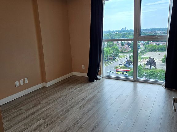 5th image of 2150 Lawrence Ave E #1102