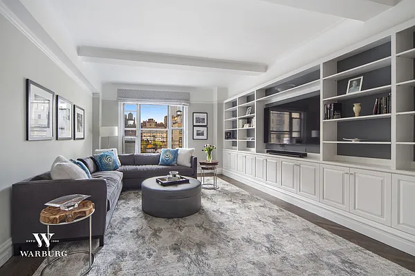 Sold by Warburg | media 7