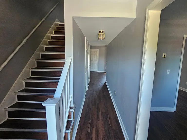 223 Rutledge Pl — Photo 2