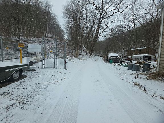 5th image of 1435 Sharon Rd