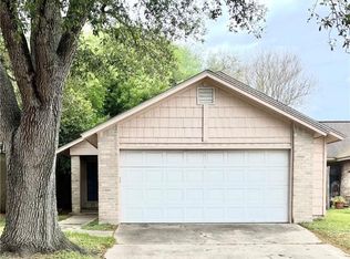 108 Banyan Ct, Victoria, TX 77901
