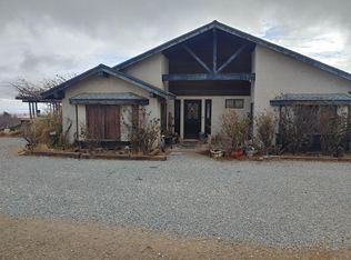 8627 Valle Vista Rd, Phelan, CA 92371