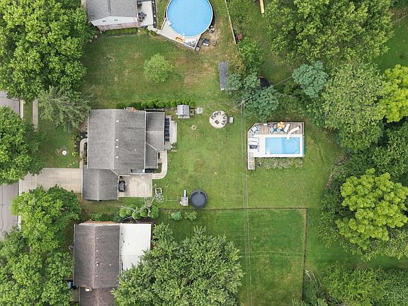 2nd image of 7088 Pickway Dr