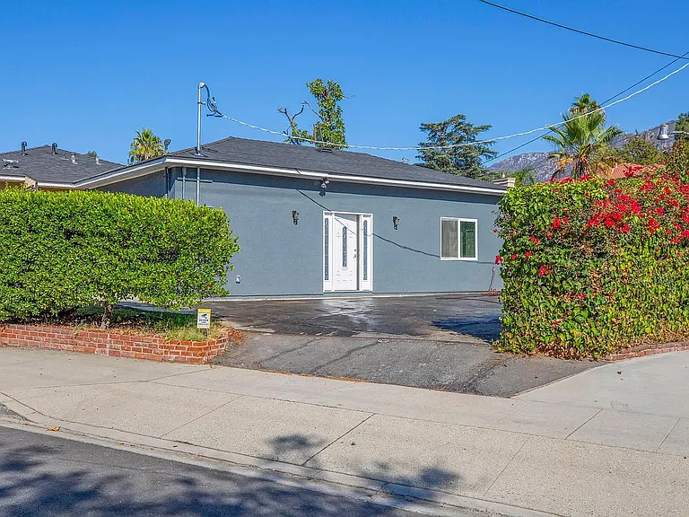 2757 Paloma St — Photo 1
