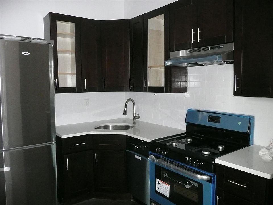 1st image of 886 Franklin Ave #1RU