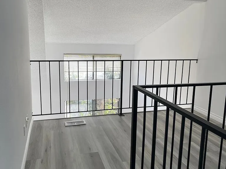 10135 Hillhaven Ave — Photo 19