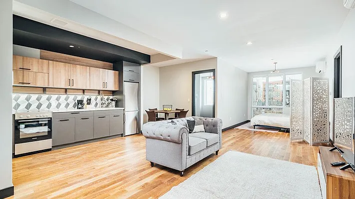 Rented by Nooklyn NYC LLC | media 42