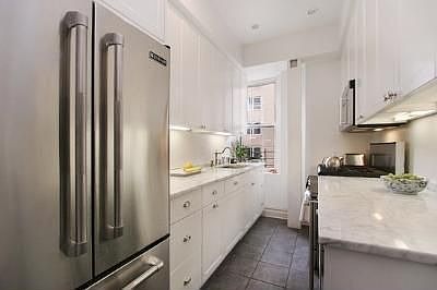 4th image of 25 5th Ave APT 7A