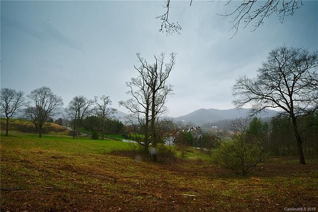 2nd image of 924 Clovertop Ln
