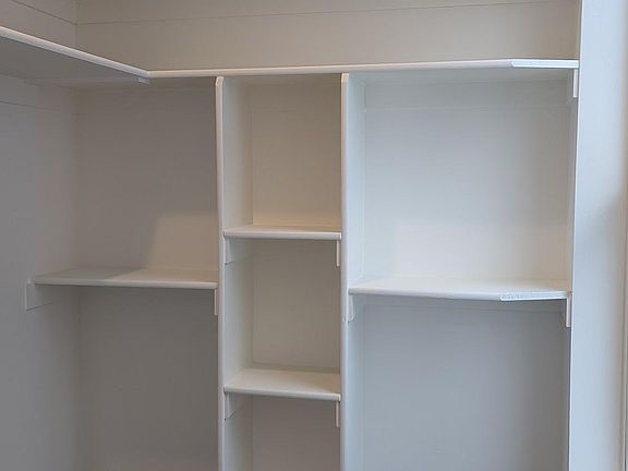 3rd image of 909 W Euclid Ave S #6