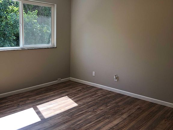 4th image of 5401 Scenicwood Rd #10