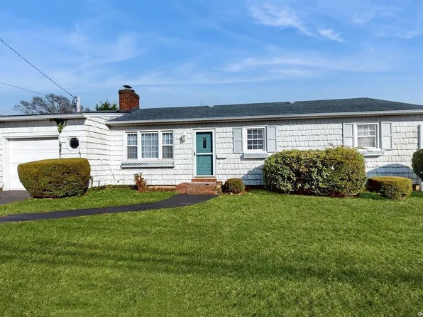 15 S Bay Drive, Massapequa, NY 11758