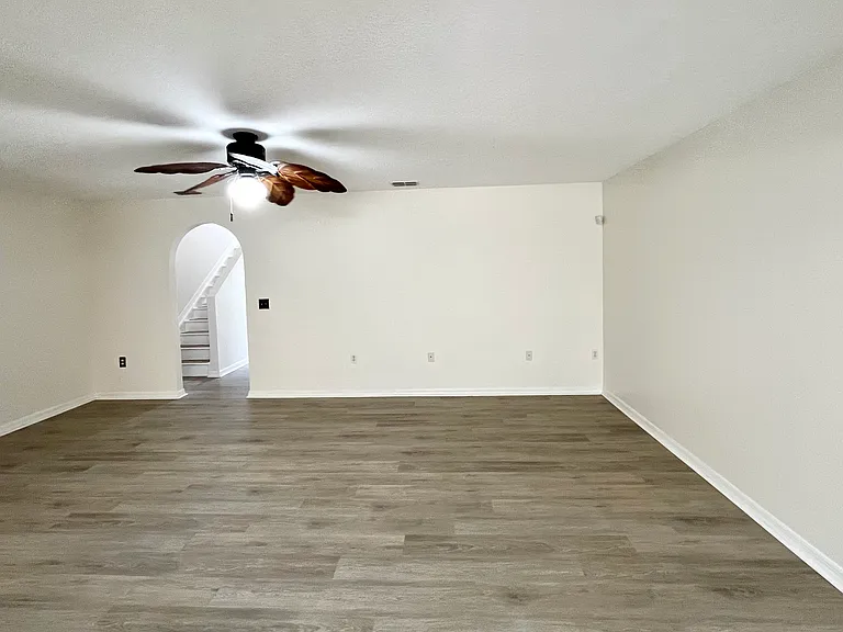 4083 Dover Terrace Dr — Photo 10