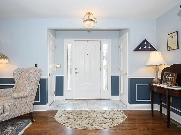 5th image of 508 Cesky Pl