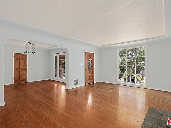 5th image of 6143 Saturn St