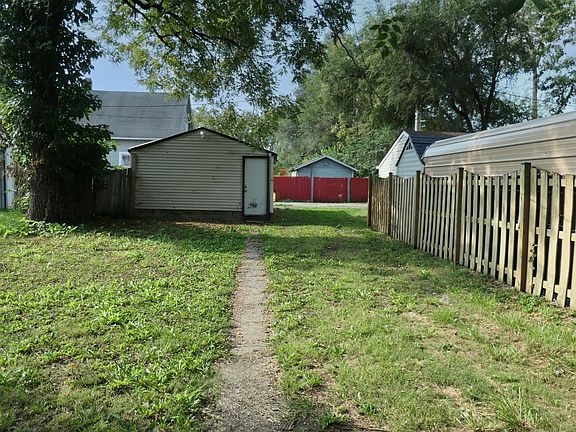 5th image of 211 Wisconsin St