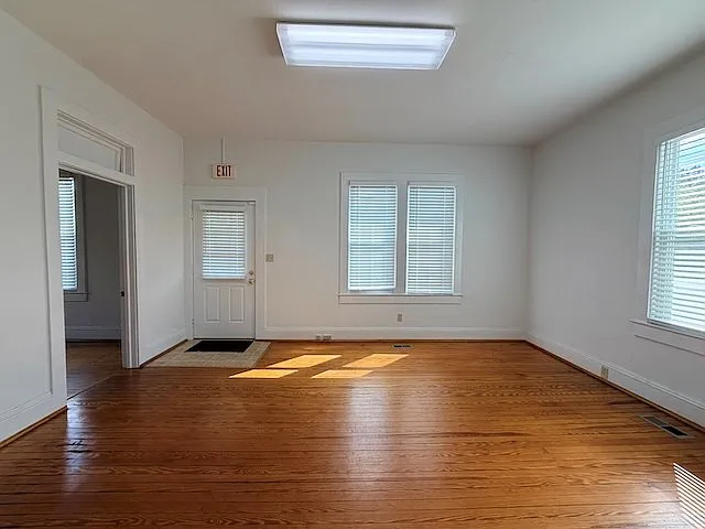 503 E Main St — Photo 6