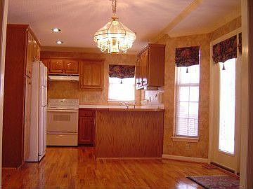 4th image of 829 17th Avenue Dr SE