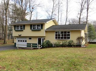 23 Cedarwood Dr, Queensbury, NY 12804