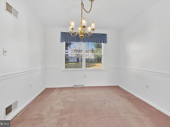 5th image of 6 Leesburge Dr