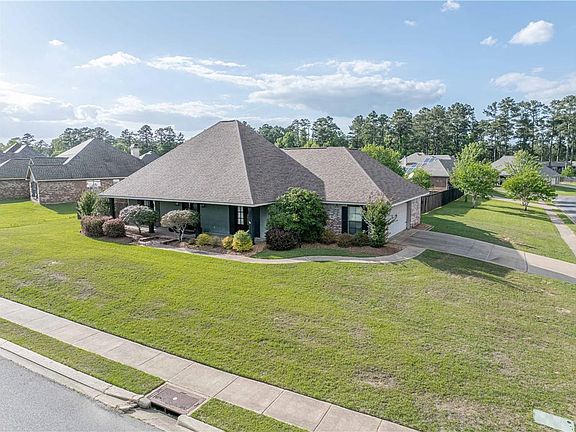2nd image of 100 Iberia Ln