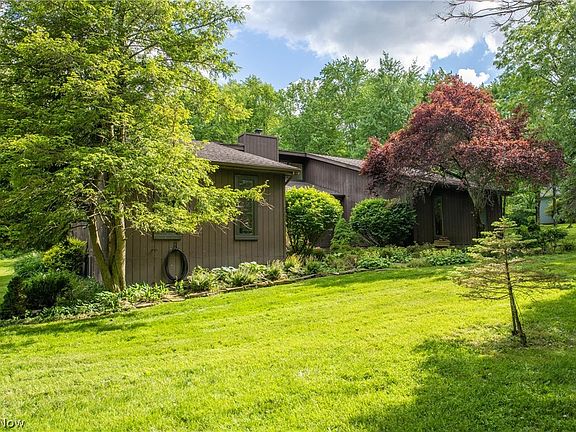 4th image of 10518 Springhill Dr