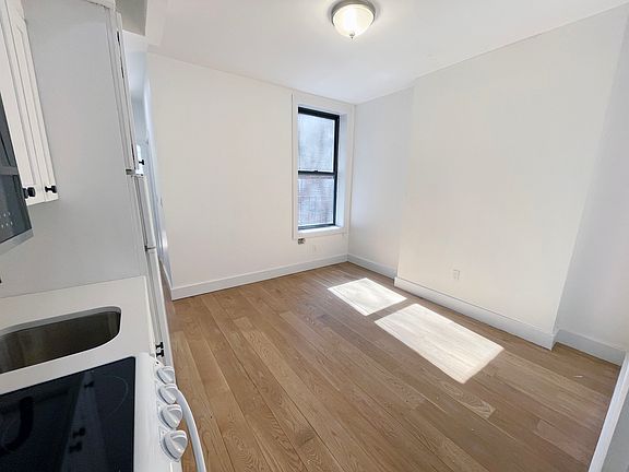 5th image of 326 W 47th St #A2