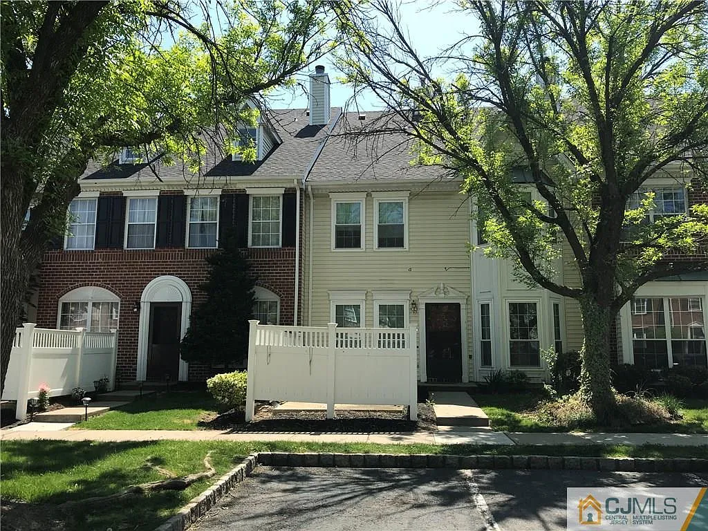 15 Goodwin Dr photo 1