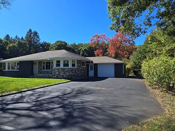 3rd image of 84 Greenwich Rd