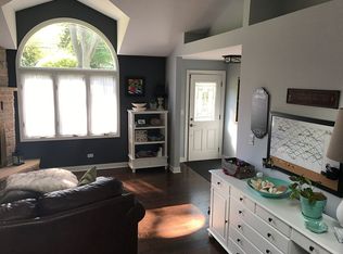 1005 Warrenville Rd, Wheaton, IL 60189