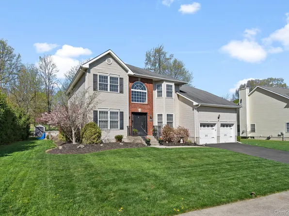 3403 Red Coat Drive, New Windsor, NY 12553