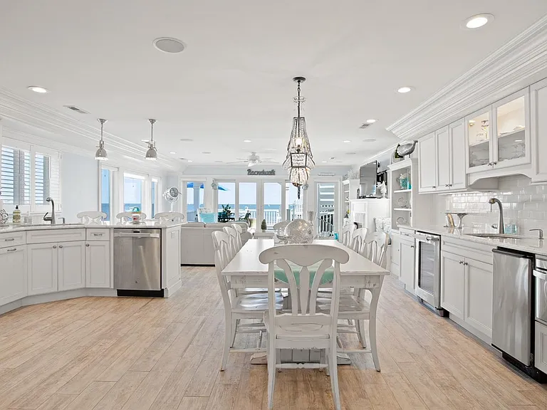 Kitchen/Family room