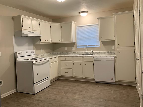 3rd image of 4308 Roberts St